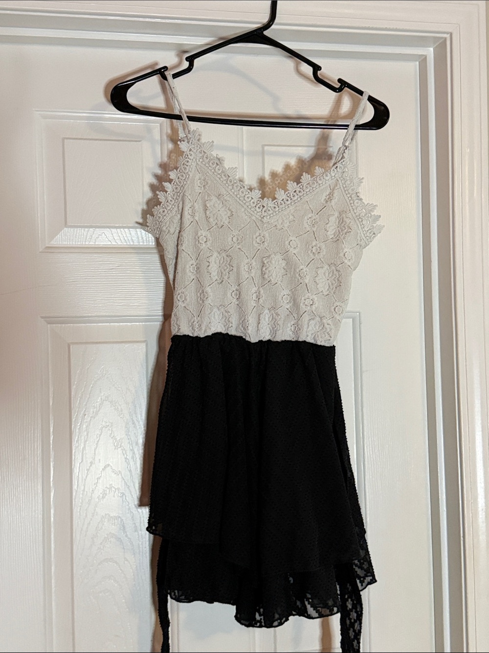 SHEIN White Lace Bodice Two-Tone Black Skirt Chemise